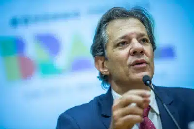 Haddad otimista com reunião Brasil-EUA sobre comércio e sanções; Lula e Trump podem se encontrar Haddad otimista com reunião Brasil-EUA sobre comércio e sanções; Lula e Trump podem se encontrar
