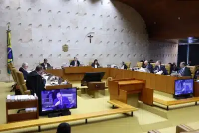 STF inicia julgamento sobre prorrogação da desoneração da folha de pagamento em meio a rombo fiscal de R$ 45 bilhões STF inicia julgamento sobre prorrogação da desoneração da folha de pagamento em meio a rombo fiscal de R$ 45 bilhões