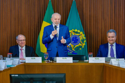 Lula preside reunião emergencial sobre operação nos complexos do Alemão e Penha no Rio Lula preside reunião emergencial sobre operação nos complexos do Alemão e Penha no Rio