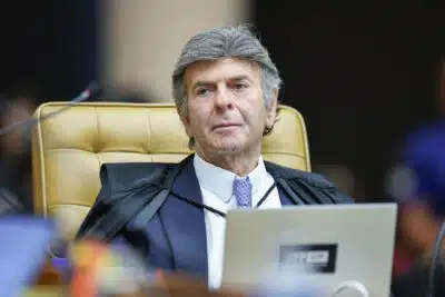 Fux suspende julgamento de Sergio Moro por calúnia contra Gilmar Mendes após pedir vista do caso Fux suspende julgamento de Sergio Moro por calúnia contra Gilmar Mendes após pedir vista do caso