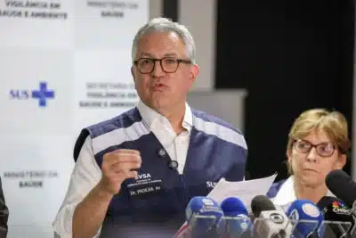 Governo compra 150 mil antídotos contra metanol; ministro Alexandre Padilha anuncia