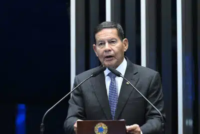 Senador Mourão alerta sobre aumento de suicídios no agro gaúcho e exige ações urgentes: ’25 vidas perdidas’ Senador Mourão alerta sobre aumento de suicídios no agro gaúcho e exige ações urgentes: ’25 vidas perdidas’