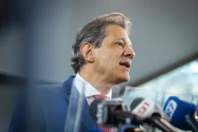 Haddad: Alternativas à MP do IOF passarão por Lula para nova decisão Haddad: Alternativas à MP do IOF passarão por Lula para nova decisão