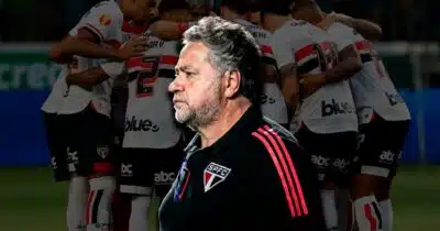 Casares aprova contrato histórico com volante no São Paulo por R$ 26 milhões a partir de 2026 Casares aprova contrato histórico com volante no São Paulo por R$ 26 milhões a partir de 2026
