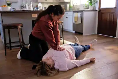 Novas diretrizes de reanimação para bebês e adultos em casos de engasgo Novas diretrizes de reanimação para bebês e adultos em casos de engasgo