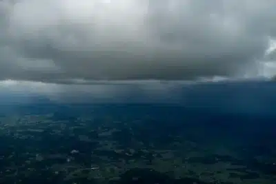 Ciclone causa alertas: granizo e chuvas fortes atingem o Brasil Ciclone causa alertas: granizo e chuvas fortes atingem o Brasil