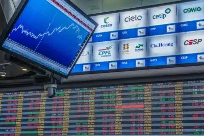 Ibovespa cai pelo terceiro dia consecutivo e registra a pior semana em três meses após críticas de Donald Trump à China Ibovespa cai pelo terceiro dia consecutivo e registra a pior semana em três meses após críticas de Donald Trump à China