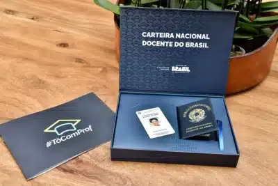 Especialista defende Carteira Nacional do Docente e descontos culturais Especialista defende Carteira Nacional do Docente e descontos culturais