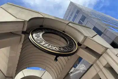 Fed: “Metade” dos participantes prevê corte na taxa em outubro