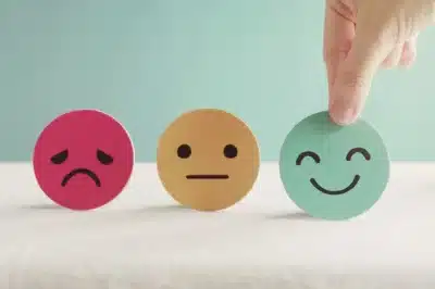 Terapia revela o hábito mental que impede a felicidade e como superá-lo Terapia revela o hábito mental que impede a felicidade e como superá-lo