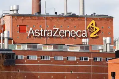 AstraZeneca planeja acordo com Trump para baixar preços de medicamentos nos EUA AstraZeneca planeja acordo com Trump para baixar preços de medicamentos nos EUA