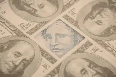 Dólar registra queda com ‘shutdown’ e ata do Fed Dólar registra queda com ‘shutdown’ e ata do Fed