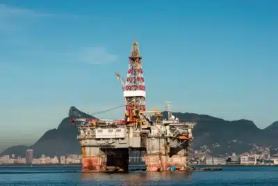 Petróleo encerra em queda com receio de excesso de oferta; Brent cai 0,46% a US$ 61,01 em Londres Petróleo encerra em queda com receio de excesso de oferta; Brent cai 0,46% a US$ 61,01 em Londres