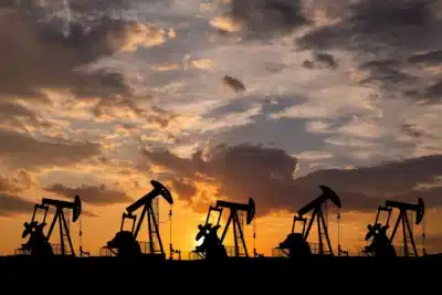 Petróleo sobe com aumento das sanções de Trump à Rússia; Brent avança 4,71% e WTI 4,92% Petróleo sobe com aumento das sanções de Trump à Rússia; Brent avança 4,71% e WTI 4,92%
