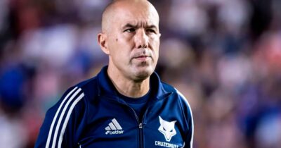 Léo Jardim enfrenta desafio histórico com reforço mais caro do Cruzeiro contra o Atlético-MG Léo Jardim enfrenta desafio histórico com reforço mais caro do Cruzeiro contra o Atlético-MG