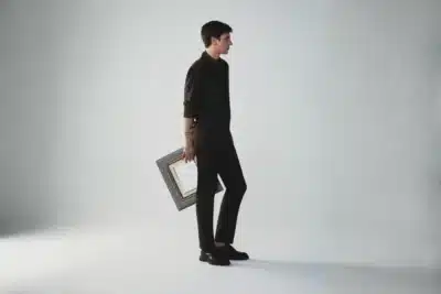 Ricardo Almeida reinventa a alfaiataria masculina com a coleção Tailor Air, unindo luxo e conforto Ricardo Almeida reinventa a alfaiataria masculina com a coleção Tailor Air, unindo luxo e conforto