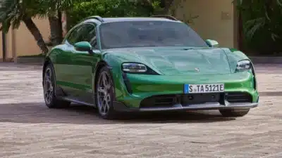 Porsche avalia ex-CEO da McLaren para liderar a montadora após críticas de investidores Porsche avalia ex-CEO da McLaren para liderar a montadora após críticas de investidores