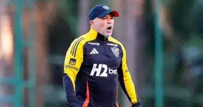 Sampaoli acelera Atlético-MG na briga por lateral-direito do Botafogo Sampaoli acelera Atlético-MG na briga por lateral-direito do Botafogo