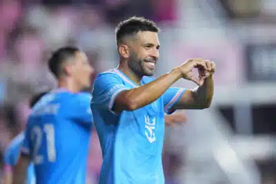 Jordi Alba anuncia aposentadoria após trajetória vitoriosa no Barça