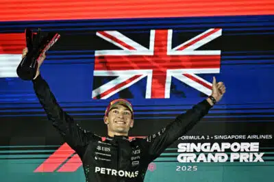 Russell conquista GP de Singapura, McLaren faz história e Bortoleto fecha em 17º lugar