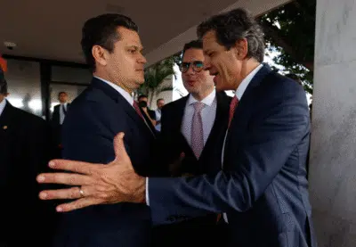 Haddad anuncia acordo de R$ 17 bilhões com líderes para evitar IOF