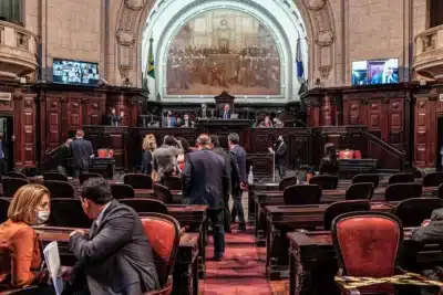 Alerj abre concurso público com 101 vagas e salário de R$ 12 mil