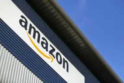 Amazon planeja cortar até 30 mil funcionários, aponta Reuters Amazon planeja cortar até 30 mil funcionários, aponta Reuters