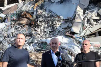 Netanyahu ordena “ataques contundentes” em Gaza após troca de refém Netanyahu ordena “ataques contundentes” em Gaza após troca de refém