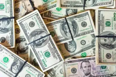 Dólar atinge máxima em quase um mês e se aproxima de R$ 5,40 Dólar atinge máxima em quase um mês e se aproxima de R$ 5,40