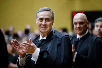 Barroso organiza últimos atos no Supremo antes de deixar o cargo Barroso organiza últimos atos no Supremo antes de deixar o cargo
