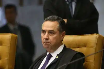 Barroso deixa STF: Aplausos, disputa e nomes cotados para a vaga Barroso deixa STF: Aplausos, disputa e nomes cotados para a vaga