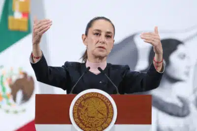 Claudia Sheinbaum solicita revisão do protocolo de combate ao crime organizado com EUA Claudia Sheinbaum solicita revisão do protocolo de combate ao crime organizado com EUA