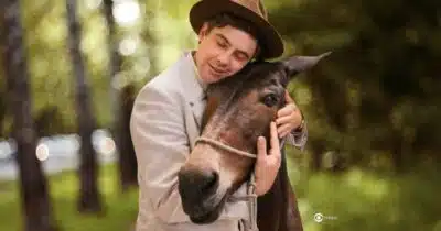 “Policarpo, o burro amado, escapa do sacrifício em ‘Êta Mundo Melhor!'”