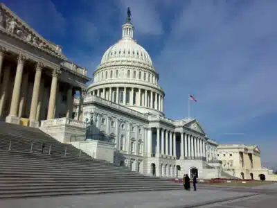 Senado dos EUA falha em aprovar orçamento e mantém shutdown Senado dos EUA falha em aprovar orçamento e mantém shutdown