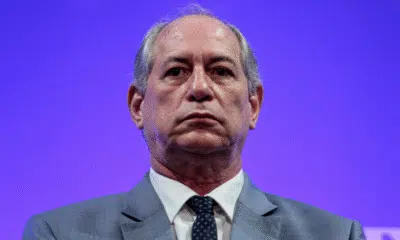 Ciro Gomes deixa o PDT e avalia PSDB e União como novas opções políticas Ciro Gomes deixa o PDT e avalia PSDB e União como novas opções políticas