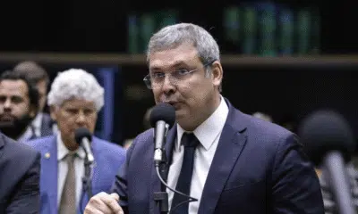 PT admite risco de derrota no IOF e governo busca compensar perda PT admite risco de derrota no IOF e governo busca compensar perda