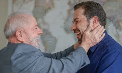 Boulos, novo ministro, promete ‘colocar o governo na rua’ e levar experiência do MTST ao Planalto Boulos, novo ministro, promete ‘colocar o governo na rua’ e levar experiência do MTST ao Planalto
