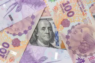 Milei impulsiona valorização do peso argentino após vitória eleitoral