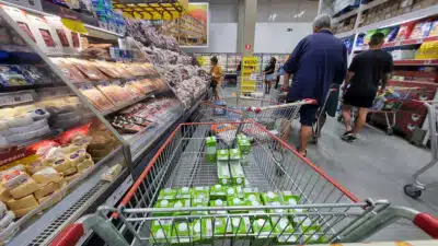 Mercado financeiro revisa previsão da inflação para 4,7% e ajusta PIB para 2,17% de crescimento Mercado financeiro revisa previsão da inflação para 4,7% e ajusta PIB para 2,17% de crescimento
