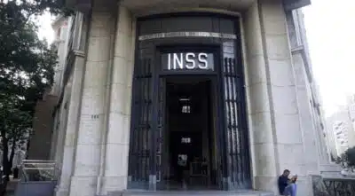 CMO autoriza R$ 3,3 bi em crédito para ressarcir aposentados vítimas de fraudes CMO autoriza R$ 3,3 bi em crédito para ressarcir aposentados vítimas de fraudes