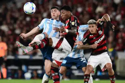 Piero Maza recebe cartão vermelho e é expulso da final da Sul-Americana! Piero Maza recebe cartão vermelho e é expulso da final da Sul-Americana!