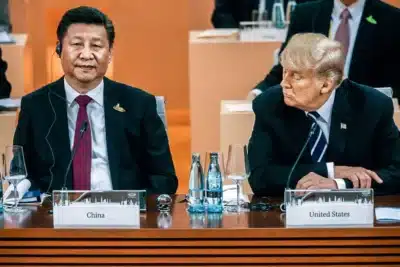 Trump considera tarifas de 100% contra a China ‘insustentáveis’ e se encontra com Xi Jinping Trump considera tarifas de 100% contra a China ‘insustentáveis’ e se encontra com Xi Jinping