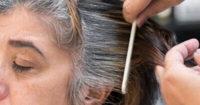 Tinta caseira com 2 ingredientes elimina cabelo branco em minutos; aprenda a receita! Tinta caseira com 2 ingredientes elimina cabelo branco em minutos; aprenda a receita!