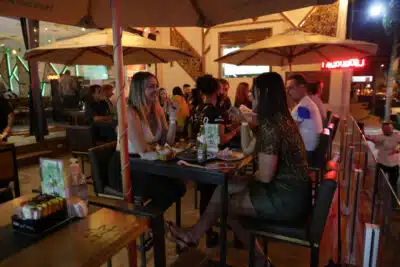 Crise do metanol provoca queda nas vendas de bebidas em SP e mudança no consumo de álcool Crise do metanol provoca queda nas vendas de bebidas em SP e mudança no consumo de álcool