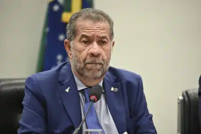 CPMI do INSS exclui quebra de sigilo de Carlos Lupi e relatórios do Coaf da pauta CPMI do INSS exclui quebra de sigilo de Carlos Lupi e relatórios do Coaf da pauta