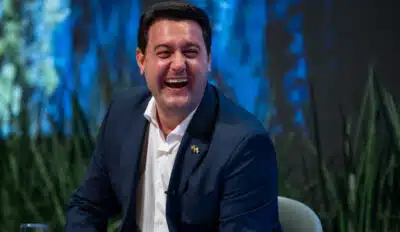Ratinho Júnior critica Lula e surge como nome para 2026 Ratinho Júnior critica Lula e surge como nome para 2026