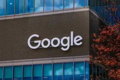 Google e Anthropic negociam acordo multibilionário em computação em nuvem; investimento total chega a US$ 3 bilhões Google e Anthropic negociam acordo multibilionário em computação em nuvem; investimento total chega a US$ 3 bilhões