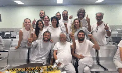 Deputada e brasileiros chegam ao Brasil após detenção em Israel