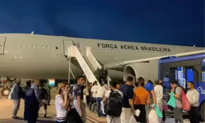 Governo Trump já deportou mais de 515 mil imigrantes ilegais e mira 600 mil até o fim do ano Governo Trump já deportou mais de 515 mil imigrantes ilegais e mira 600 mil até o fim do ano