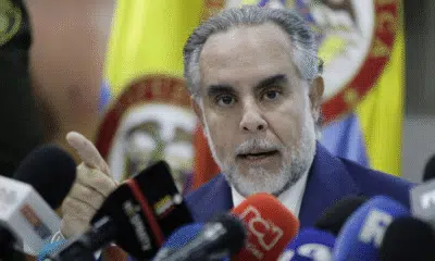 Colômbia teme invasão dos Estados Unidos após Trump suspender apoio econômico Colômbia teme invasão dos Estados Unidos após Trump suspender apoio econômico